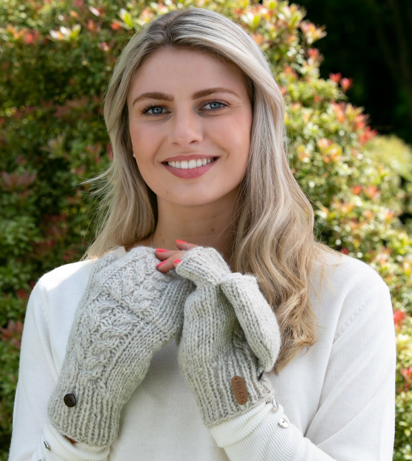 Aran Cable Hunter Gloves Oatmeal