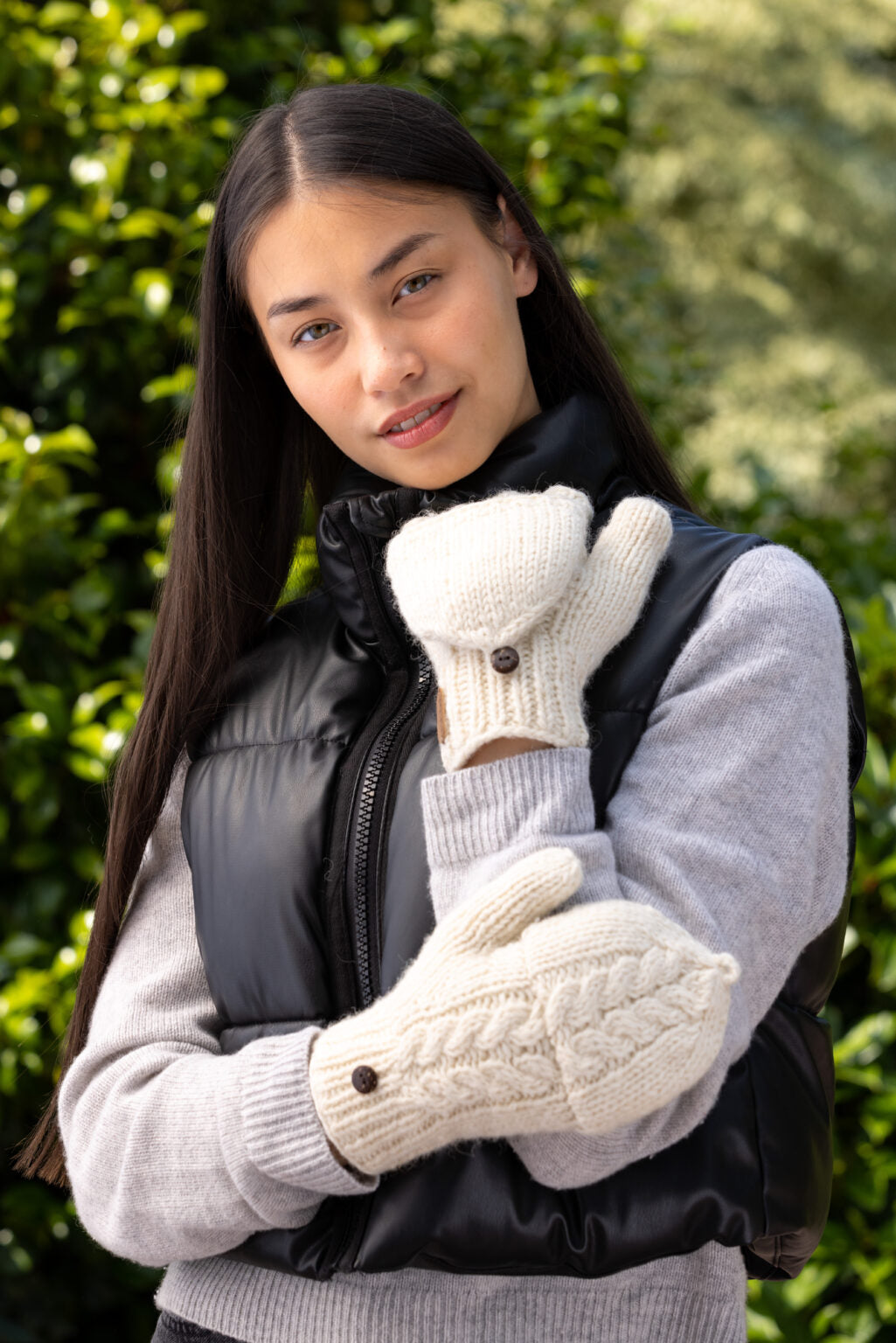 Aran Cable Hunter Gloves White