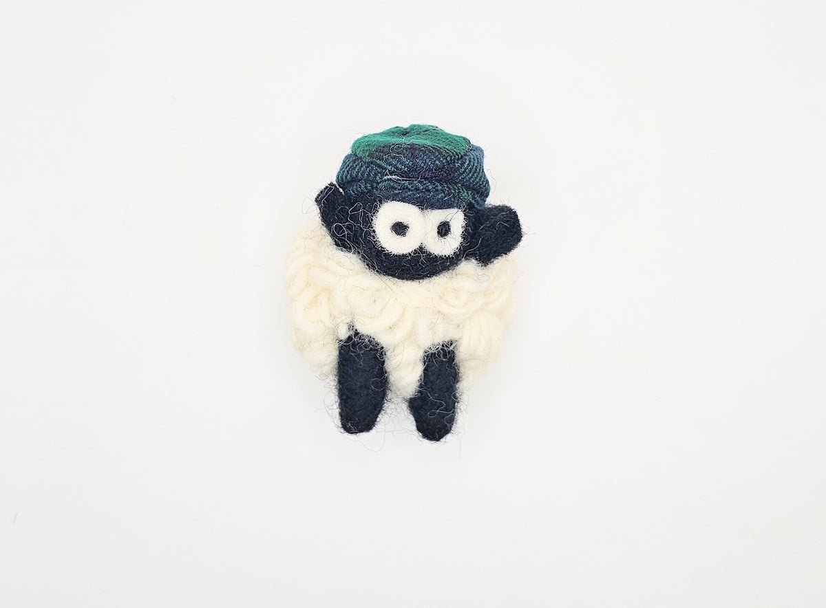 Sheep  Magnet   Blue/navy Tartan Flatcar
