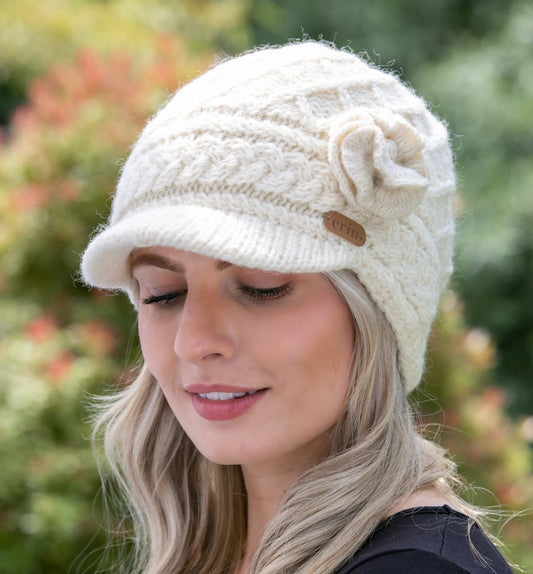 Aran Trellis Design Peak Hat White